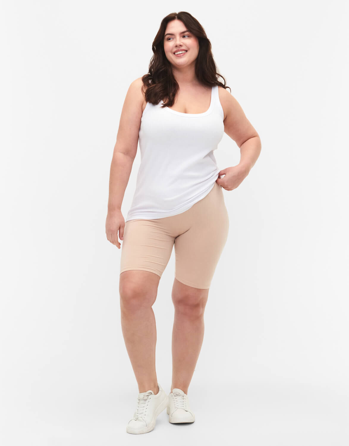 Ota 3, maksa 2 py&ouml;r&auml;ilyshortseista ja 3/4-leggingseist&auml;