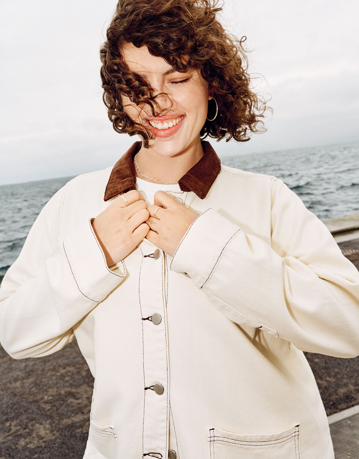 Mustat sis&auml;takit