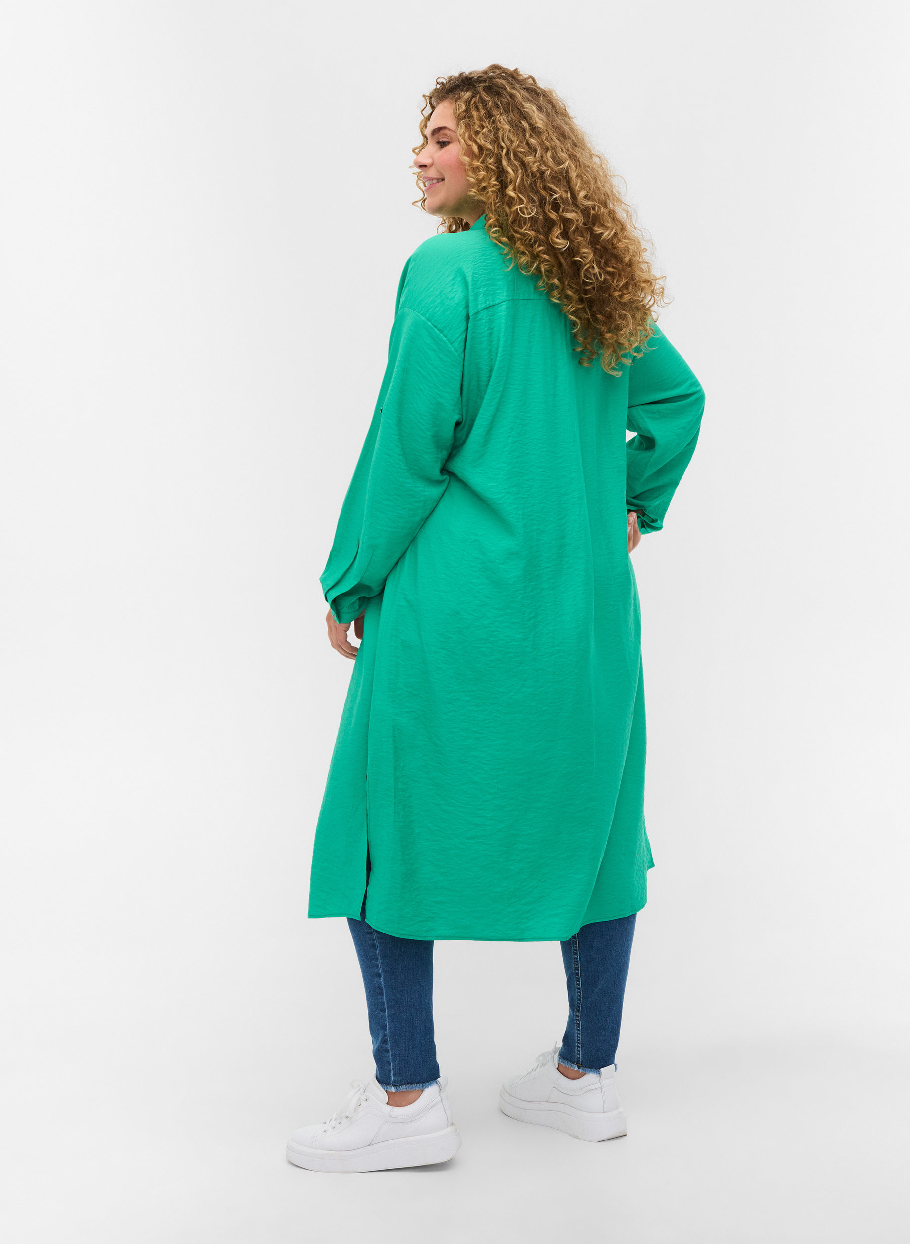 Pitkä viskoosipaita halkioilla, Mint, Model