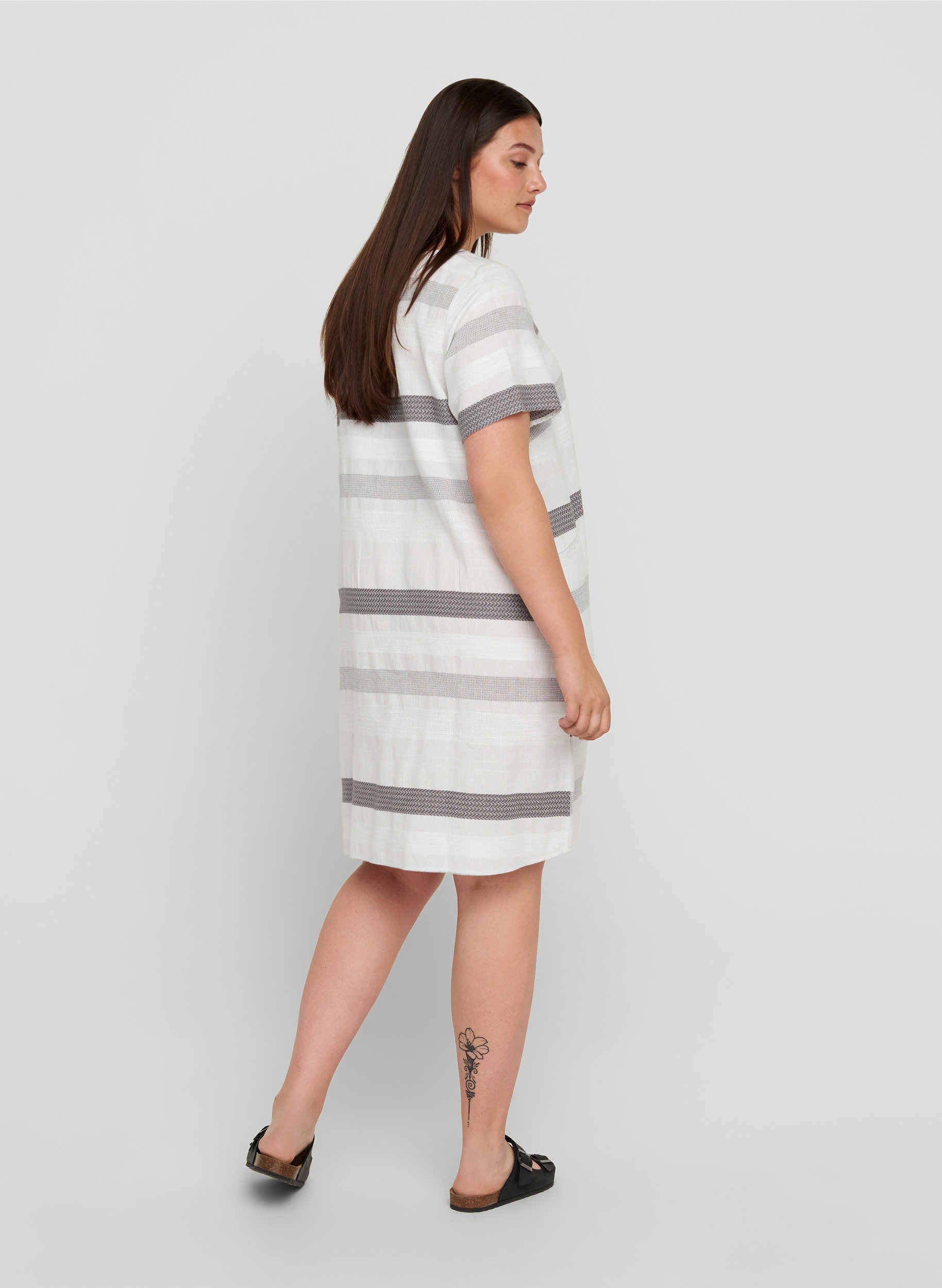 Raidallinen mekko lyhyillä hihoilla, White Stripe, Model image number 1