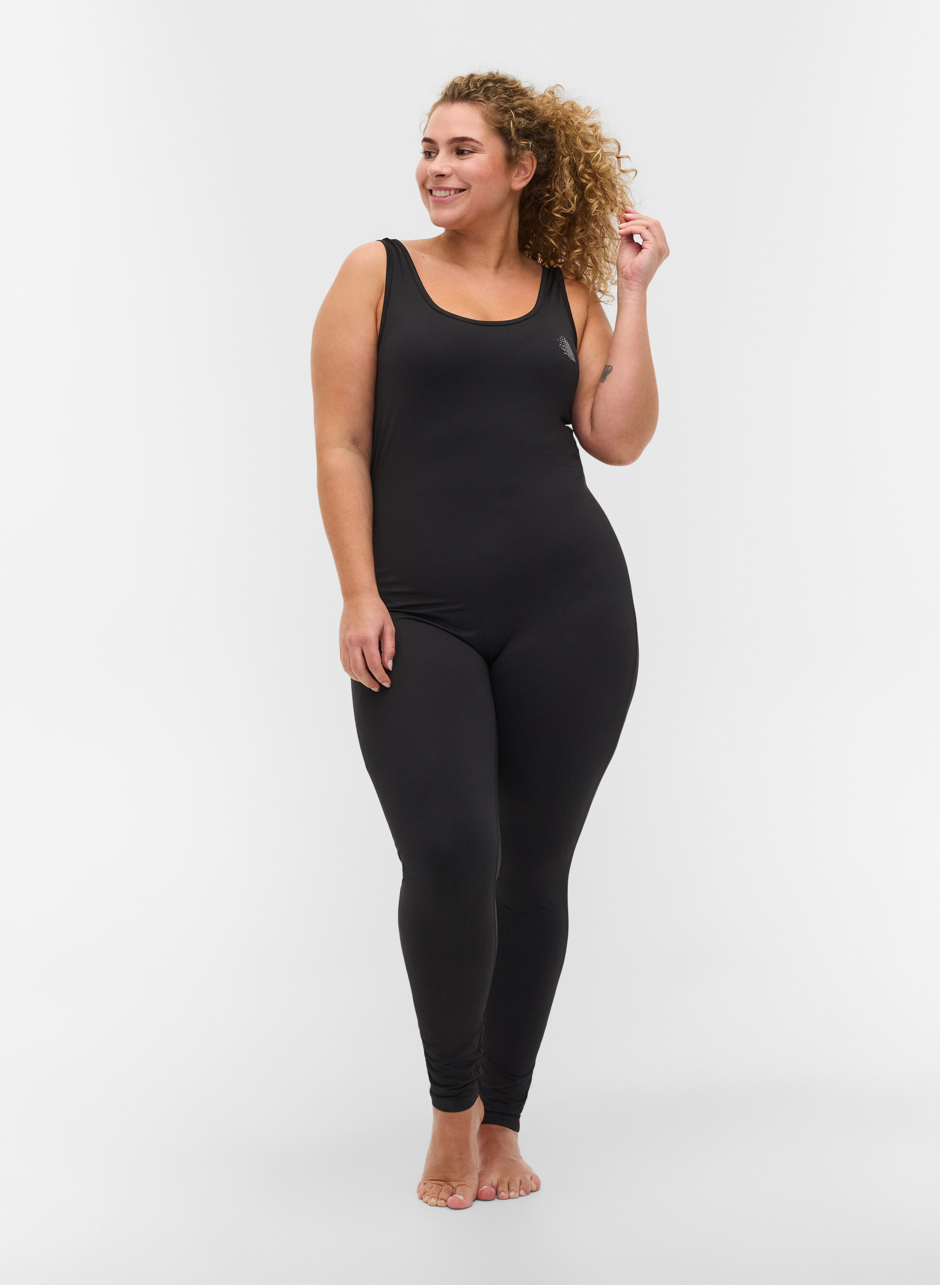Tyköistuva treenihaalari, Black, Model