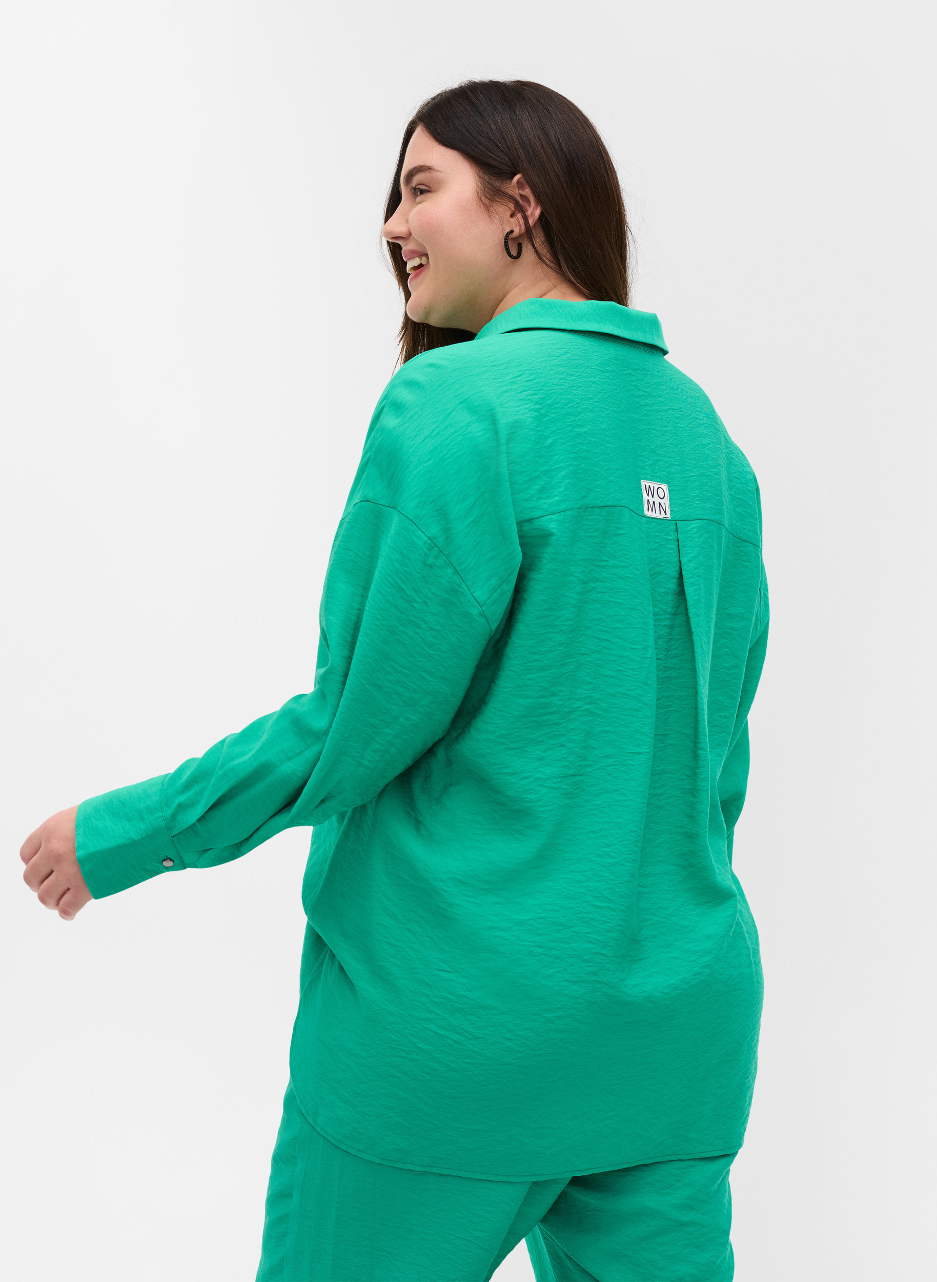 Pitkähihainen viskoosipaita, Mint, Model