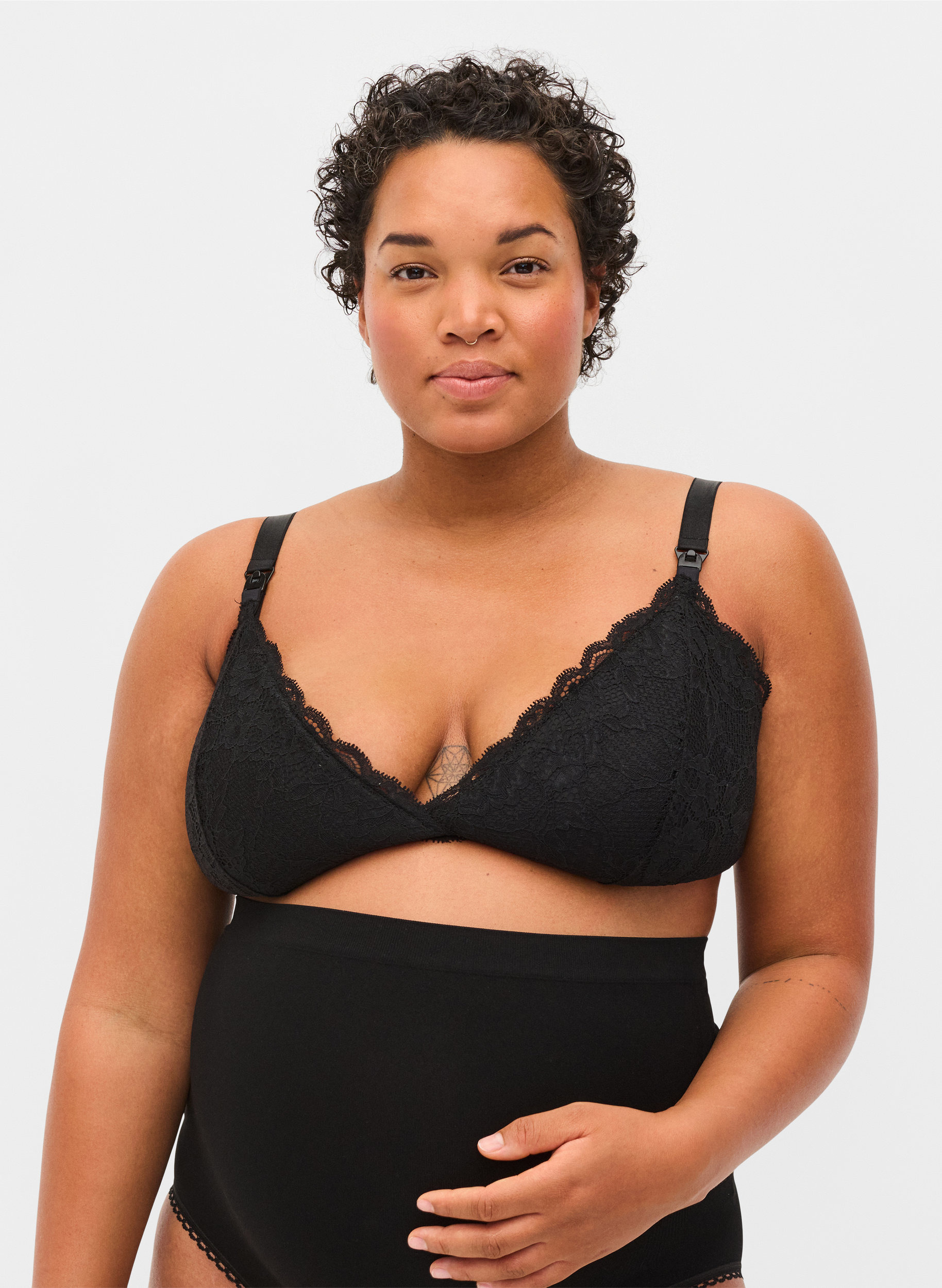 Imetysrintaliivit pitsillä, Black, Model