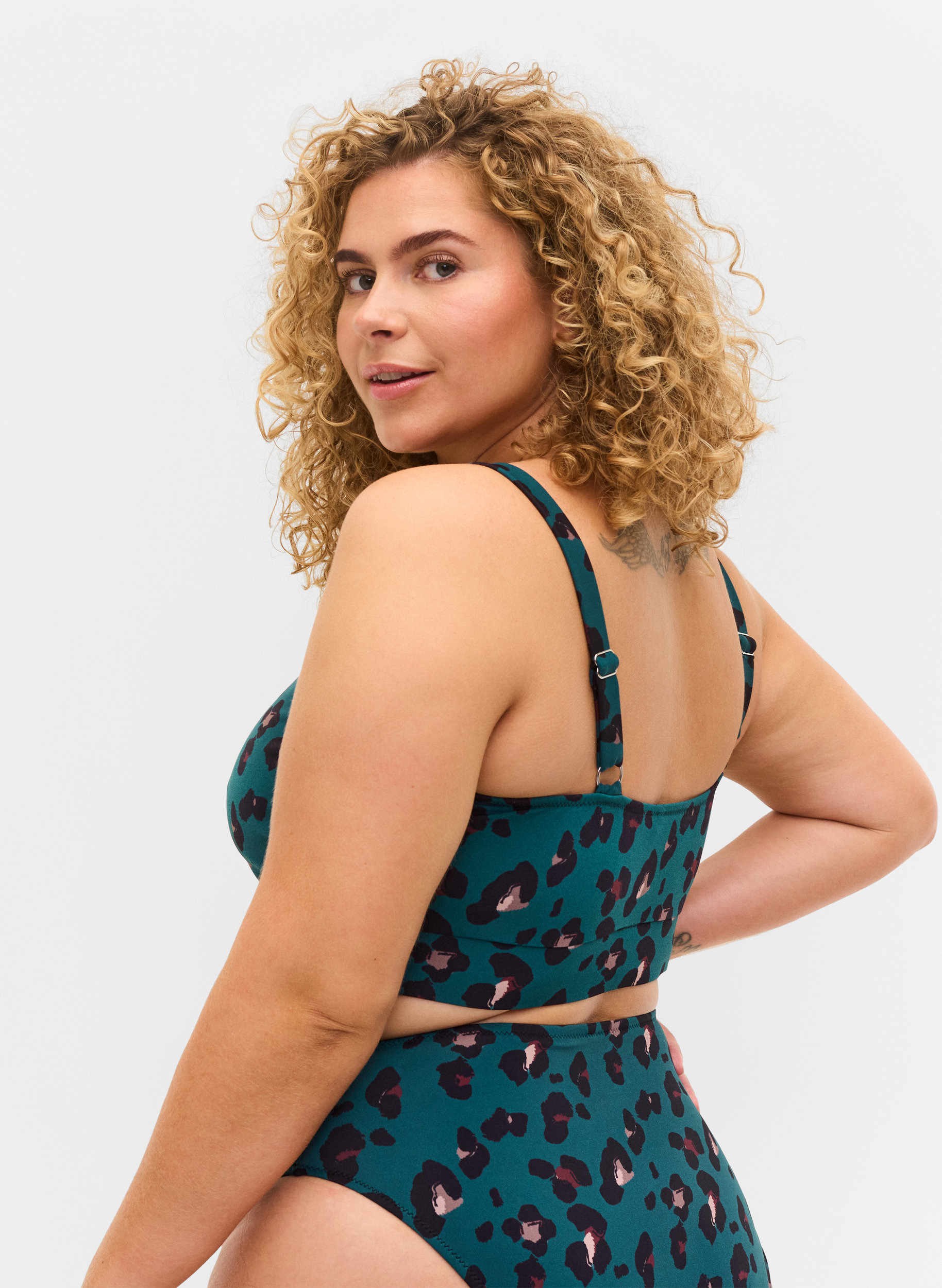 Bikiniyläosa säädettävillä olkaimilla, Teal Leopard, Model