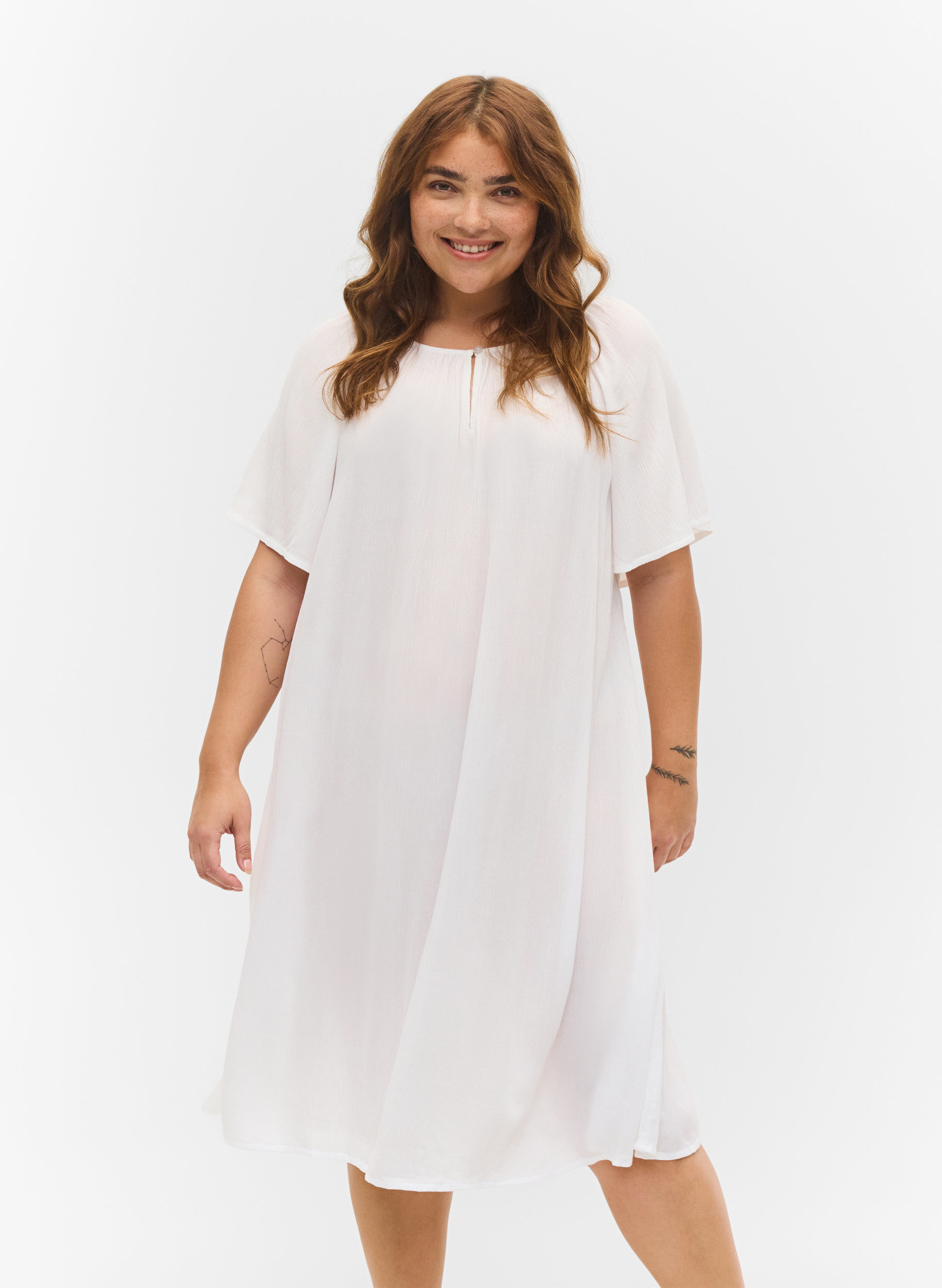 Lyhythihainen mekko viskoosista, Bright White, Model