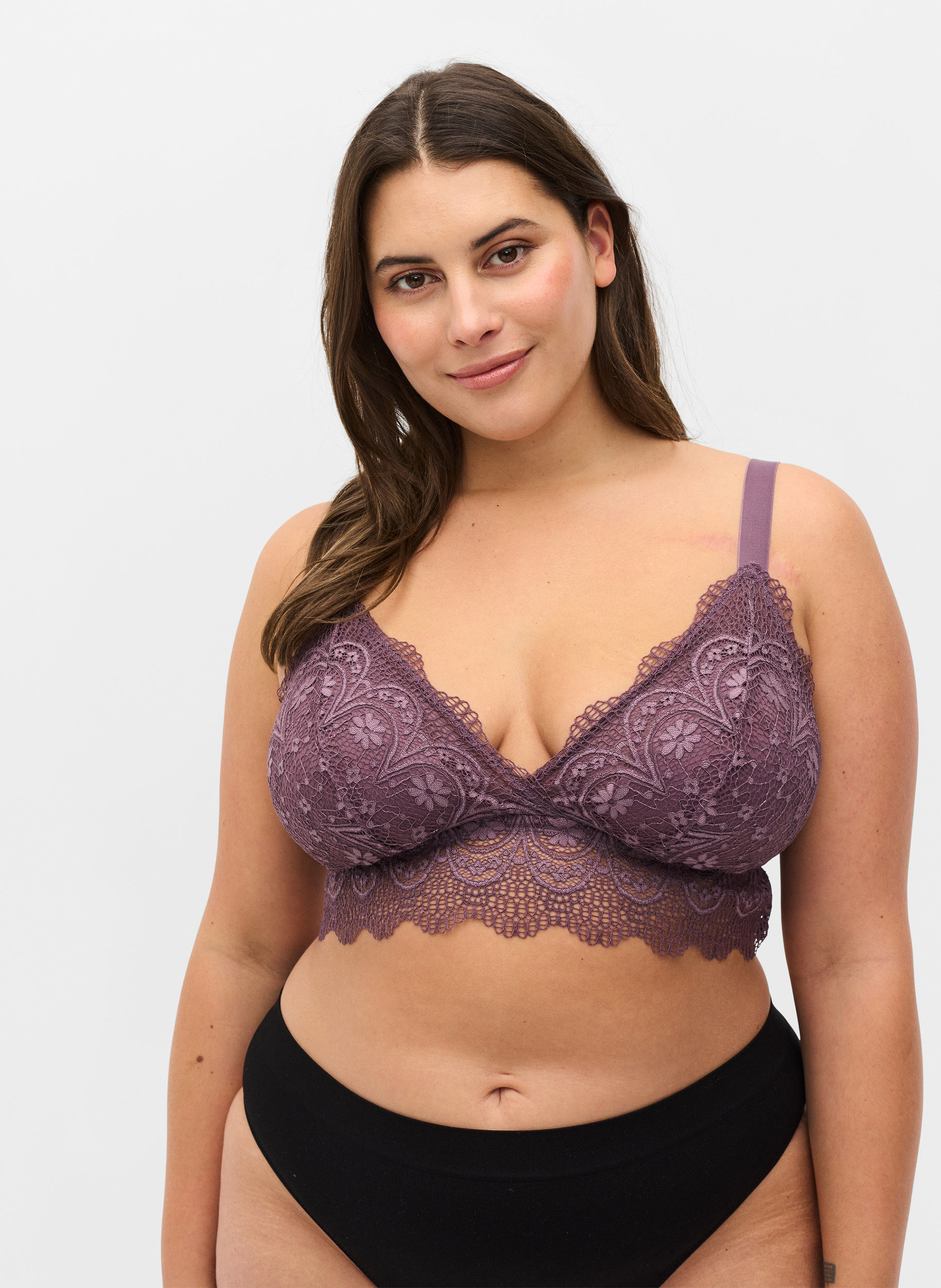 Pitsirintaliivit etukiinnityksellä, Black Plum, Model