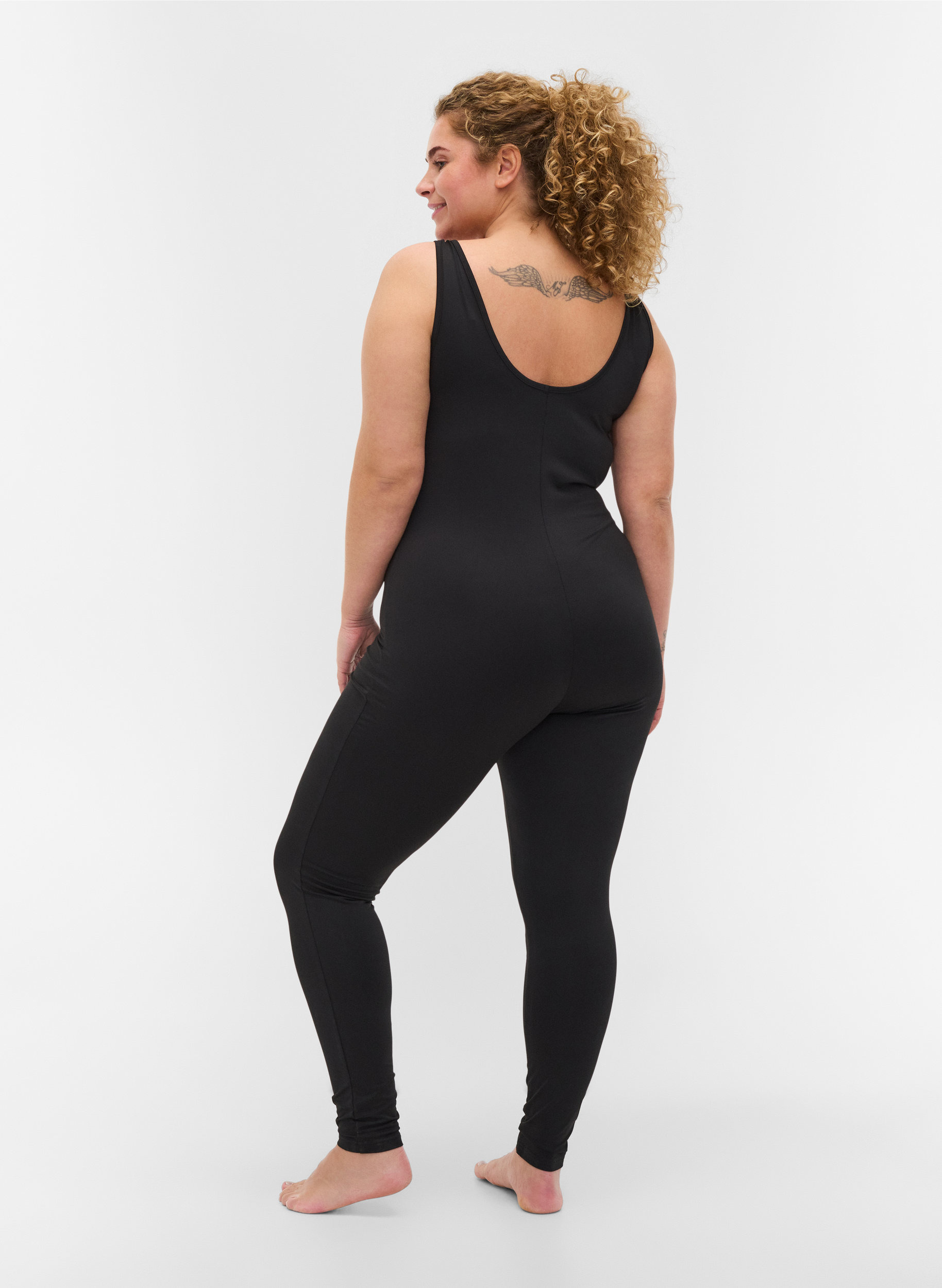 Tyköistuva treenihaalari, Black, Model